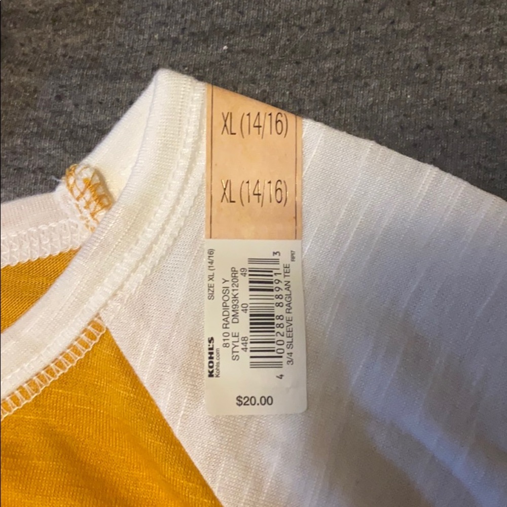 Too small - Picture 3 of 3